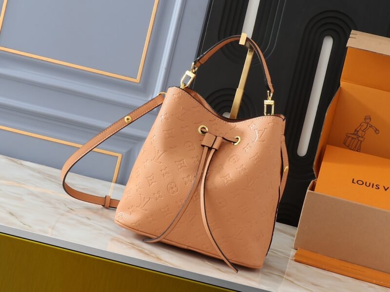 LOUIS VUITTON M45256 SIZE:26.0 x 26.0 x 17.5CM - 图片 2