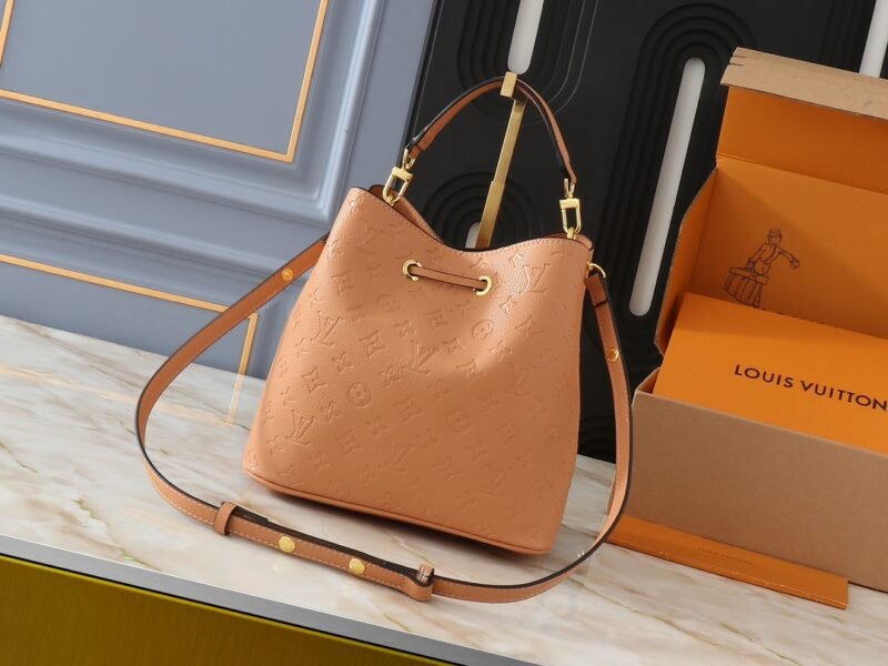 LOUIS VUITTON M45256 SIZE:26.0 x 26.0 x 17.5CM - 图片 4