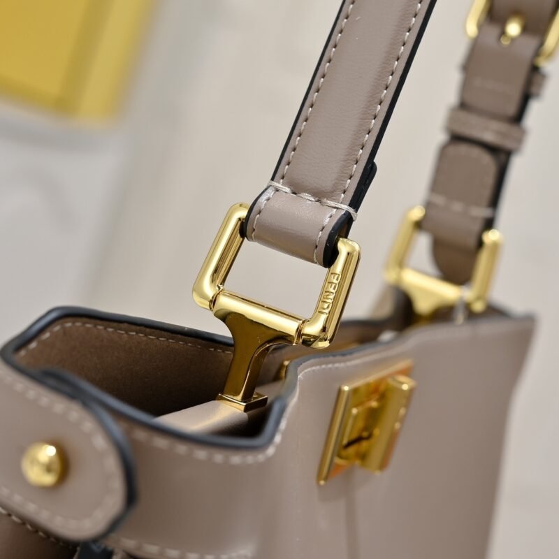 FENDI 8801 SIZE:33×22.5×10CM - 图片 6