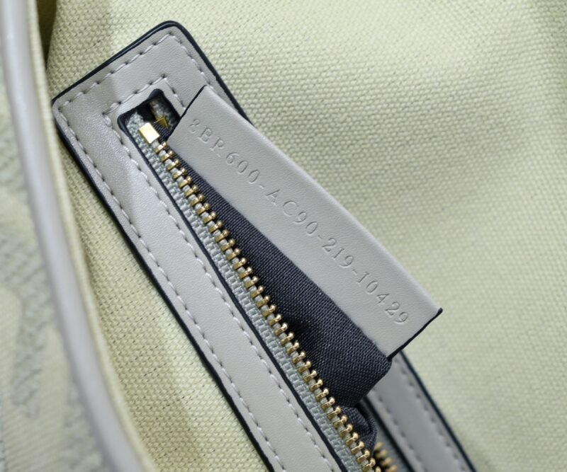 FENDI 1002  SIZE:28/6.5/13.5cm - 图片 8